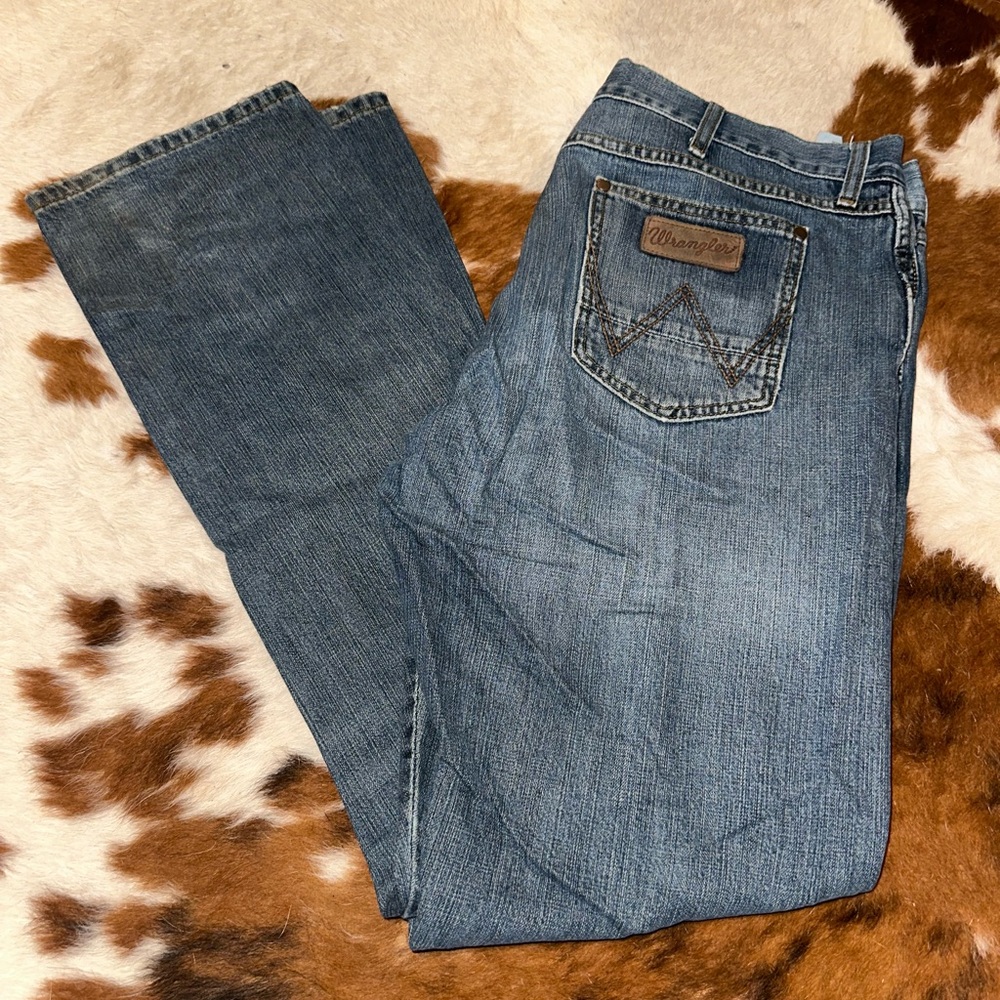 Wrangler straight leg jeans